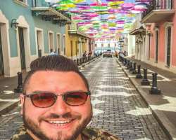 Jamie promotes the Visit the USA community through social media.